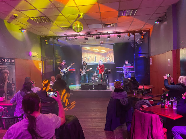 Vezér Borozó-Söröző - Vendéglátás