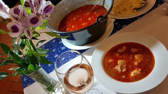 Fehértói Halászcsárda és Szálloda