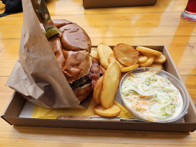 Opinii despre Rév Büfé în Révfülöp - Vendéglátás