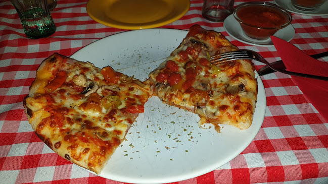 Opinii despre Pizza Pince în Budapest - Vendéglátás