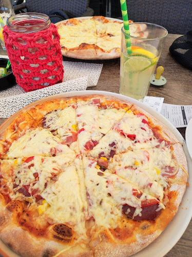 Comentarii opinii despre Bingo Pizzafutár (pizza házhozszállítás)