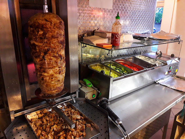 Opinii despre Europa Pékség în Kecel - Vendéglátás