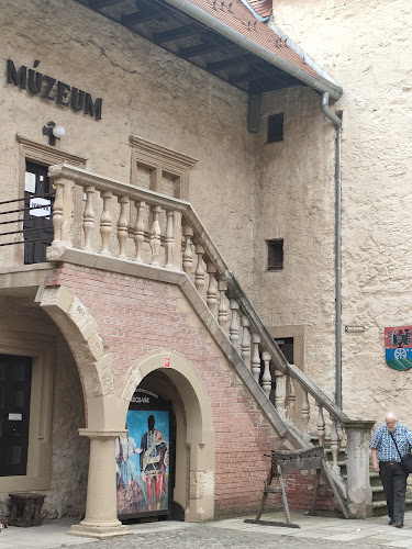 Annuska fagyizó és cukrászda - Vendéglátás