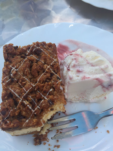 Comentarii opinii despre Juhász cukrászda és fagyizó"