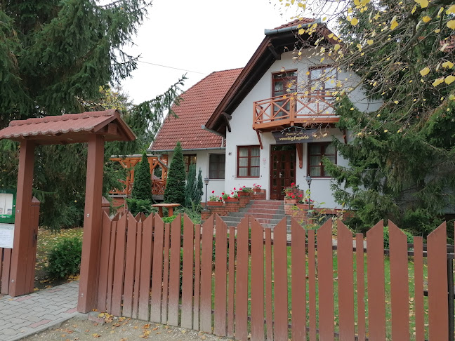 Comentarii opinii despre Dombi és Fiai