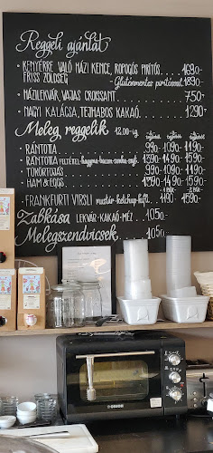 Opinii despre Csillaghegyi Megálló Sütöde & Tejbisztró în Budapest - Vendéglátás