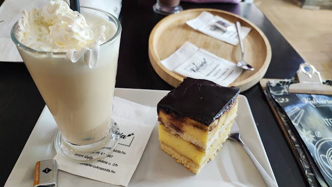 Opinii despre Kálvária Cukrászda în Győr - Vendéglátás