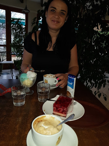 Anna Cukrászda - Kakasd