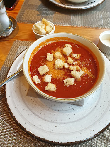 Replay Cafe & Restaurant - Vendéglátás