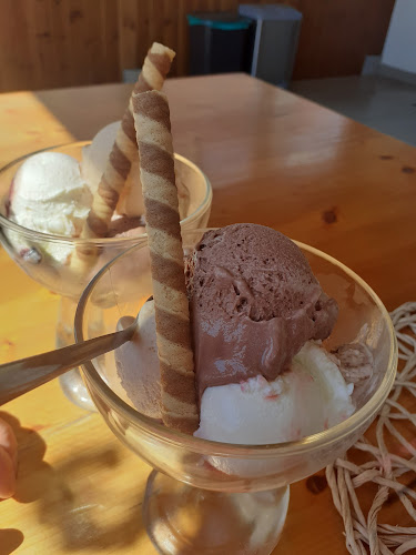 Opinii despre Krisztina Cukrászda în Écs - Vendéglátás