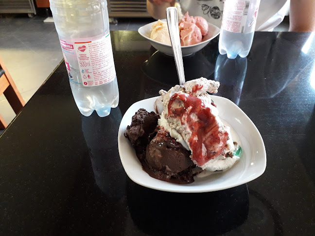 Opinii despre Bianco Nero cukrászda în Soltvadkert - Vendéglátás