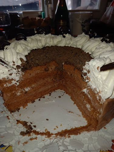 Opinii despre Pingvin Cukrászda în Vác - Vendéglátás