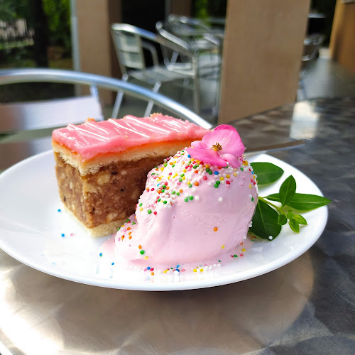 Vén Mackó cukrászda