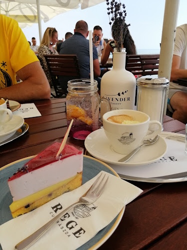 Comentarii opinii despre Apátsági Rege Cukrászda