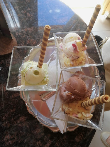 Opinii despre Czibolya Cukrászda în Baja - Vendéglátás