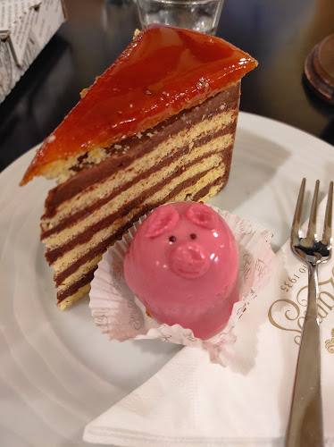 Comentarii opinii despre Központi Kávéház Szamos Cukrászda