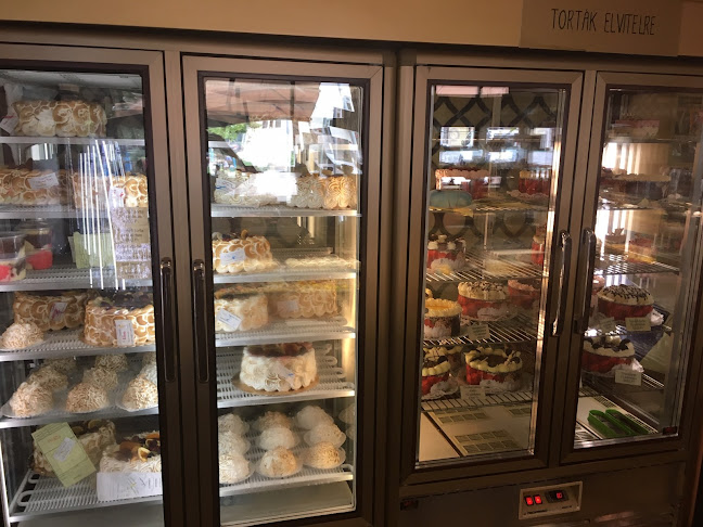 Kismandula Cukrászda