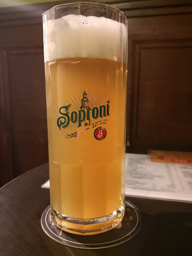 Comentarii opinii despre Muter Cafe & Beer (Muter Pub Gozsdu)