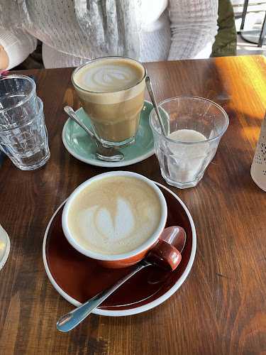 Comentarii opinii despre LYR Speciality Coffee and Food