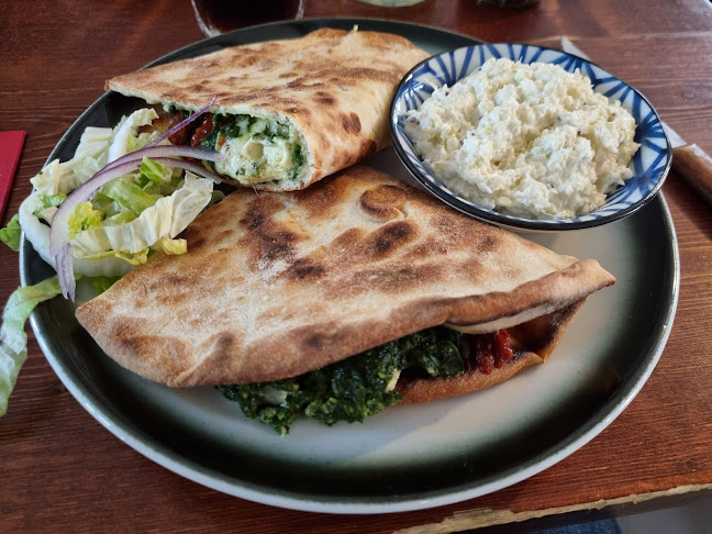 SEMMI EXTRA és egy kis KERT - Budapest