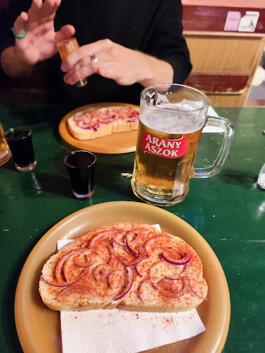 Opinii despre Óbester Borozó în Budapest - Vendéglátás