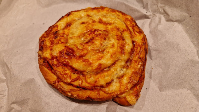 Tát, Fő út 167, 2534