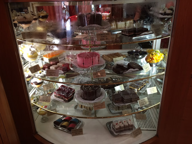 Kecskemét, Kossuth tér 6-7, 6000