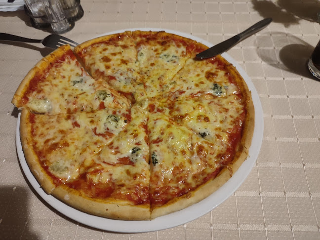 Opinii despre Flamingó Étterem és Pizzéria în Jászfényszaru - Vendéglátás