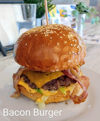 Budapest, Kossuth Lajos u. 70, 1211