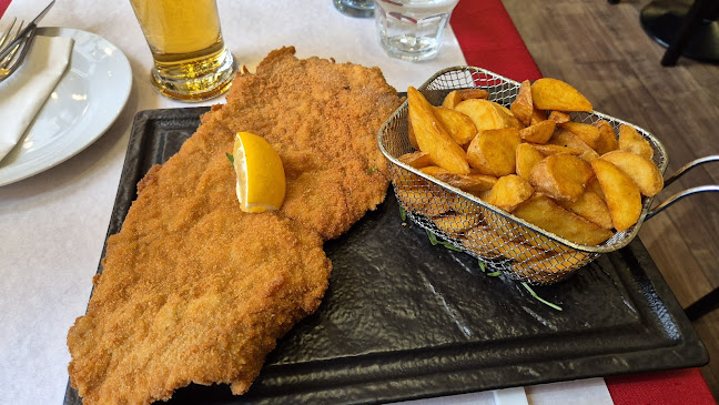 Budapest, Váci u 25, 1052