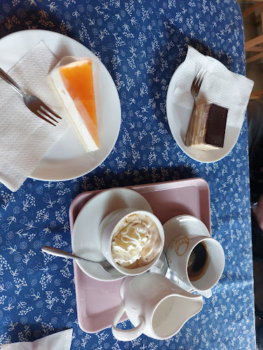 Opinii despre Rozika Kávézó, Sütiző în Noszvaj - Vendéglátás