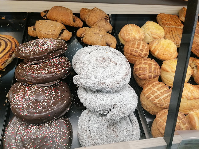 Opinii despre Lipóti Pékség - Győrzámoly în Győrzámoly - Vendéglátás