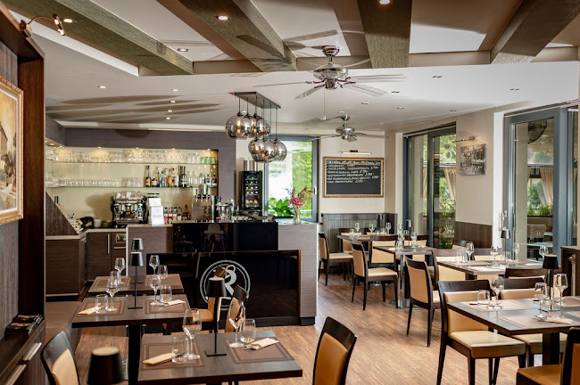 Opinii despre Liget Royal Restaurant în Hévíz - Vendéglátás