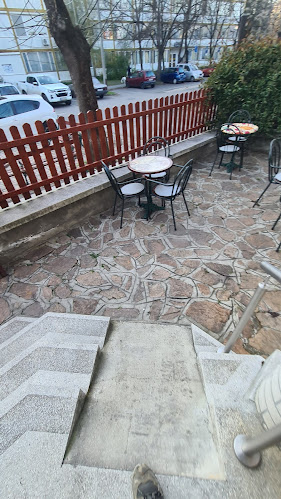 Zsitvai Cukrászda - Vendéglátás