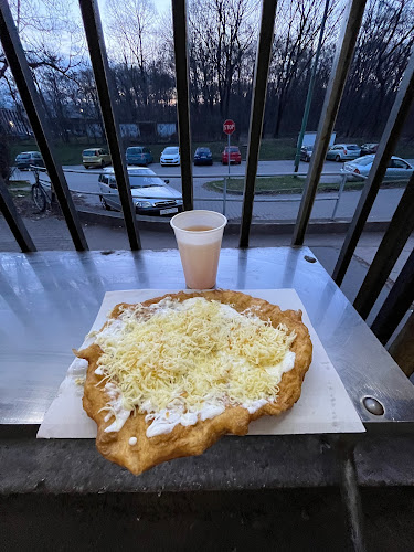 Csipp-csupp büfé /Fitt meletti lángosos - Vendéglátás