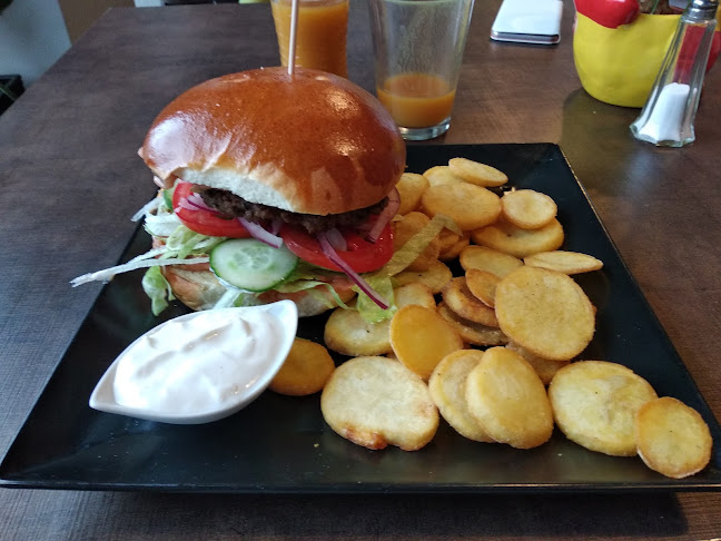 Comentarii opinii despre Mangó Terasz - Fagylaltkert és Pizzéria