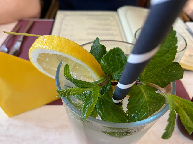 Négy Muskétás Étterem - Vendéglátás