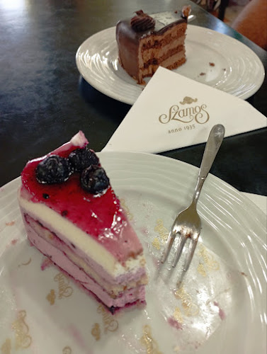 Opinii despre Központi Kávéház Szamos Cukrászda în Esztergom - Vendéglátás