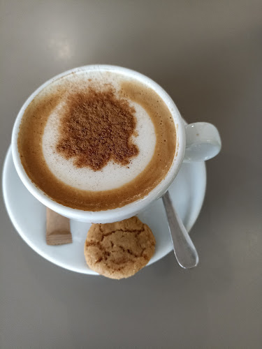 Veszprém, Külső-Kádártai út 3, 8200