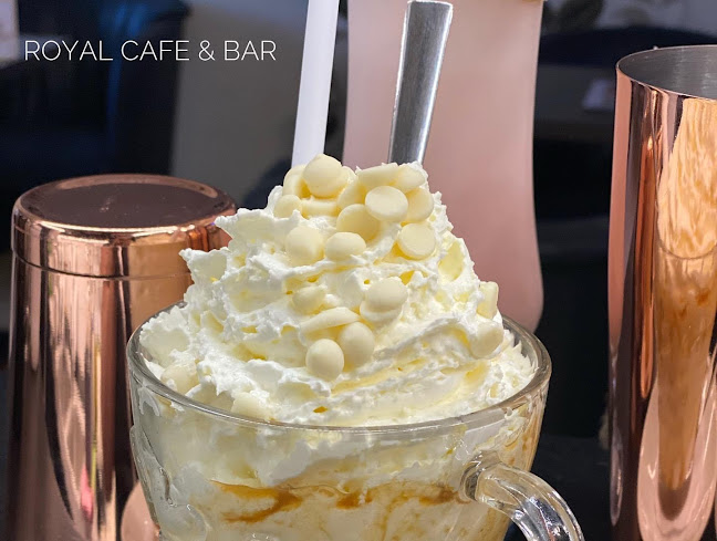 Royal Cafe & Bar - Vendéglátás