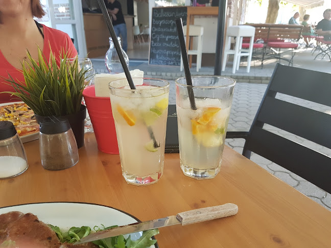 Comentarii opinii despre Szóda étterem és Rendezvényhelyszín