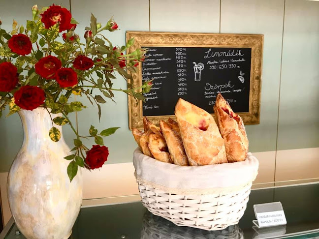 HENCZ Cukrászda - Balatonakarattya