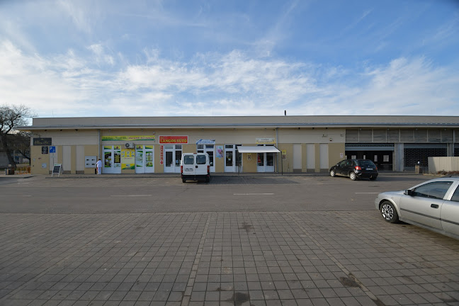 Opinii despre Kis Lángos sütő în Abony - Vendéglátás