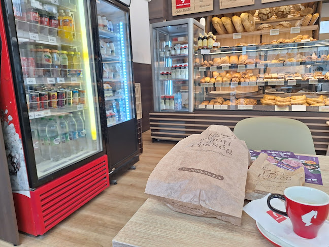 Opinii despre Lipóti Pékség Szekszárd în Szekszárd - Vendéglátás