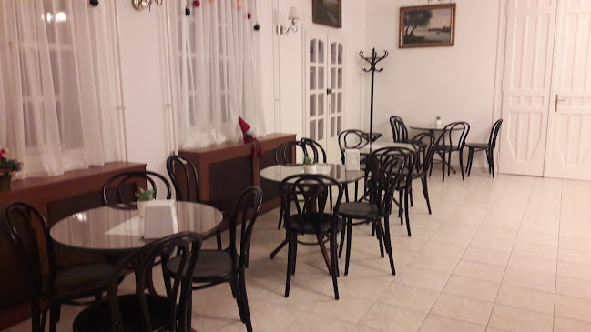 Comentarii opinii despre Mayer Cake Cukrászda