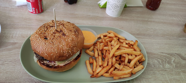 Opinii despre Békési Burger Bár în Gyomaendrőd - Vendéglátás