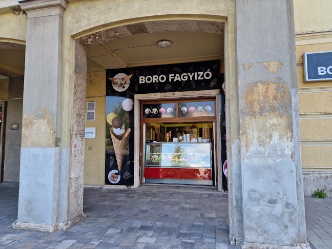 Dunaújváros, Vasmű út 37, 2400