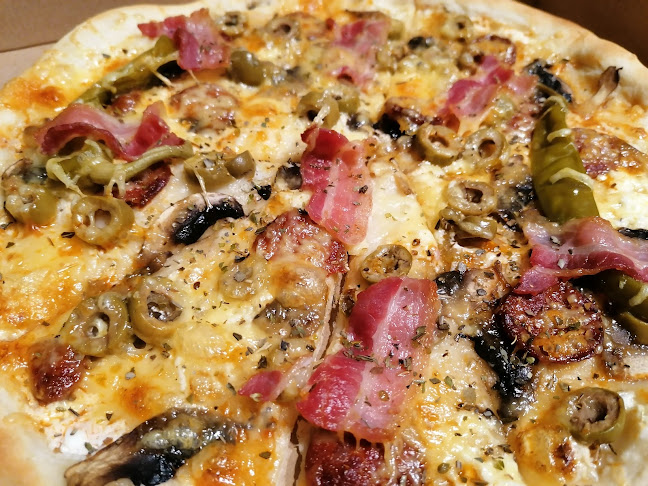 Comentarii opinii despre Kalóz Pizza-Grill-Hamburger-Tészta-Gyros