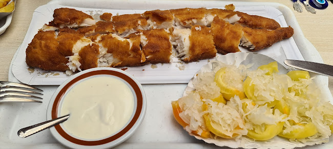 Opinii despre Halas Karcsi Büféje ( Best fish place at Balaton) în Zamárdi - Vendéglátás