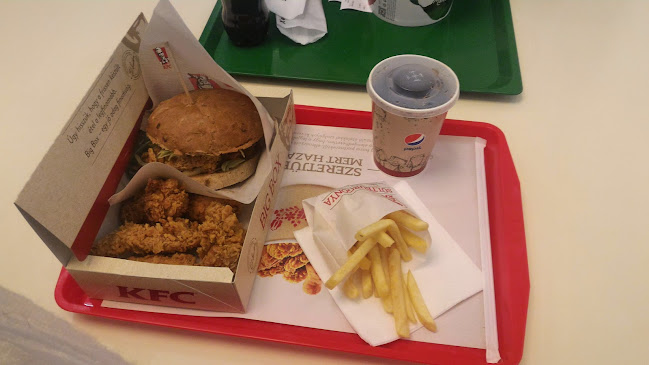 Opinii despre KFC Budapest Pólus în Budapest - Vendéglátás